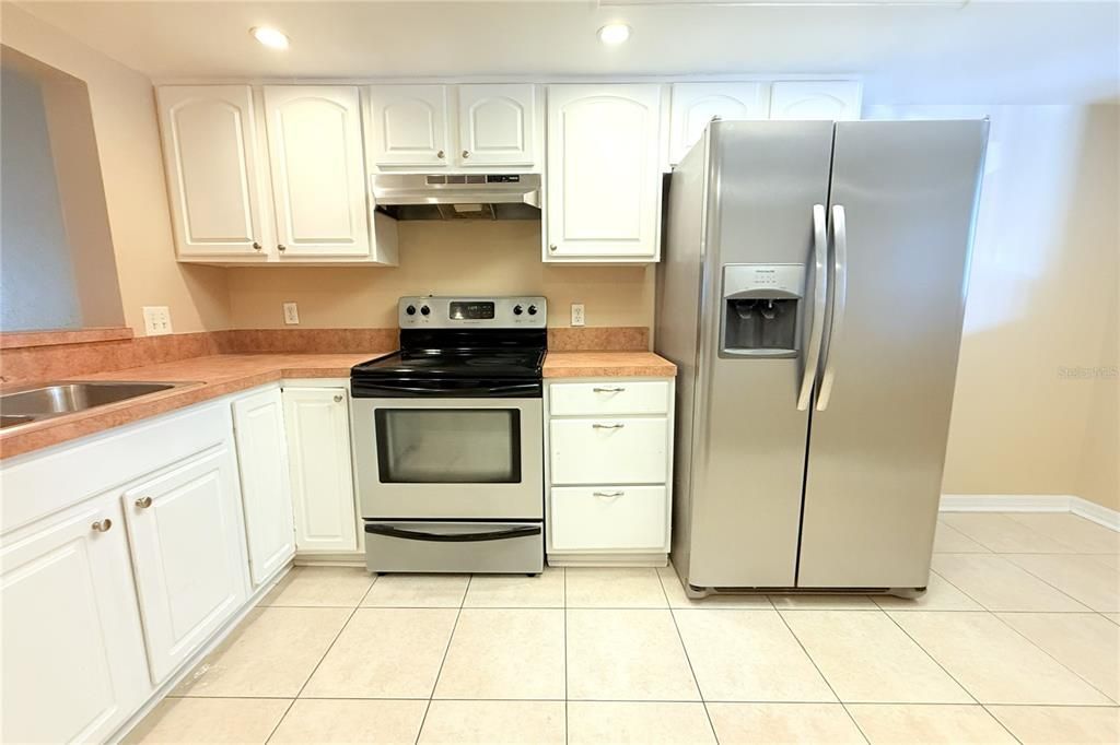 For Sale: $145,000 (2 beds, 2 baths, 1068 Square Feet)