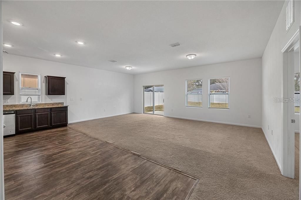 На продажу: $280,000 (3 спален, 2 ванн, 1621 Квадратных фут)