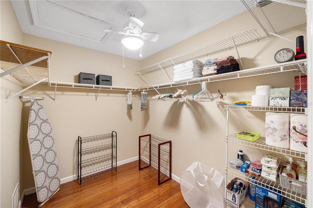 En Venta: $299,900 (2 camas, 2 baños, 1326 Pies cuadrados)