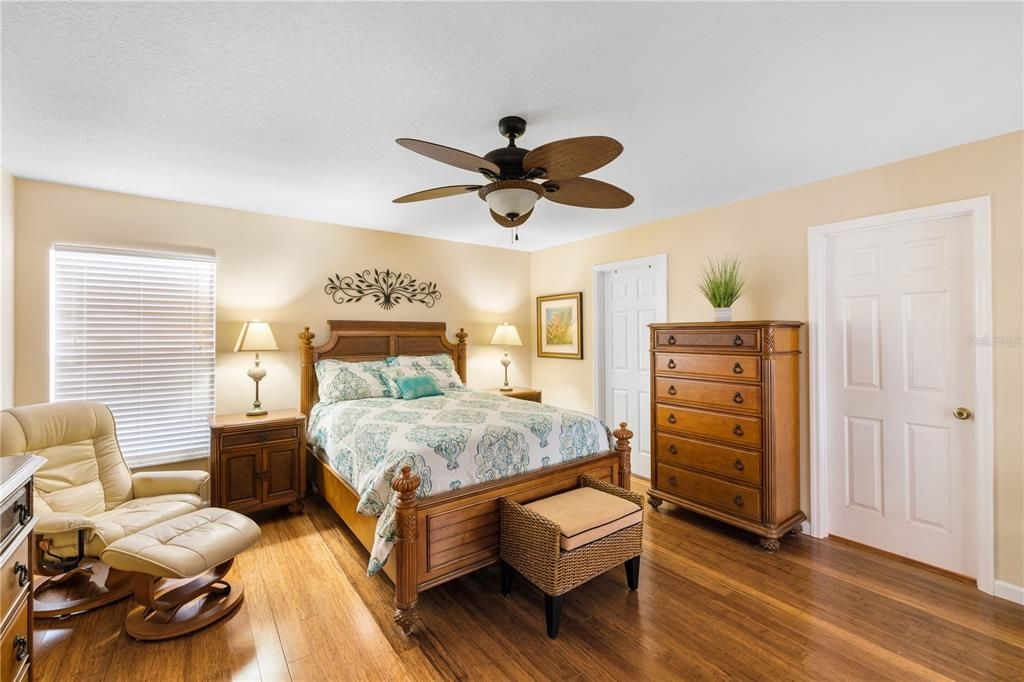 En Venta: $299,900 (2 camas, 2 baños, 1326 Pies cuadrados)