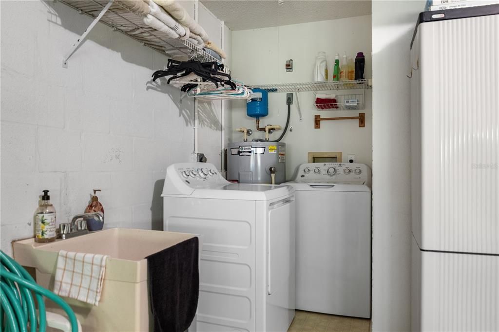 En Venta: $299,900 (2 camas, 2 baños, 1326 Pies cuadrados)