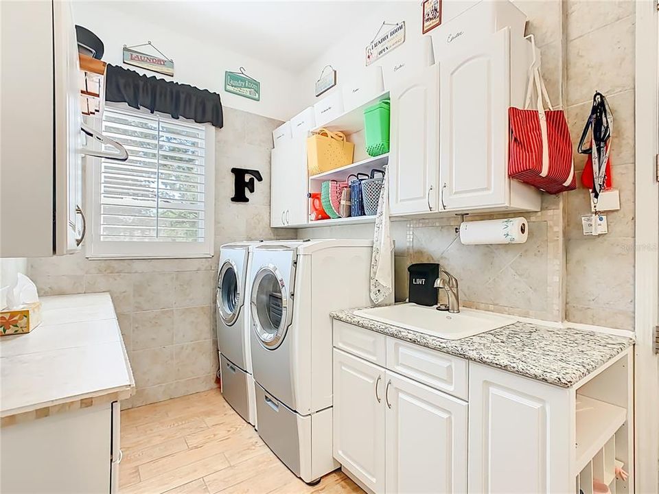 待售: $579,900 (3 贝兹, 2 浴室, 2719 平方英尺)