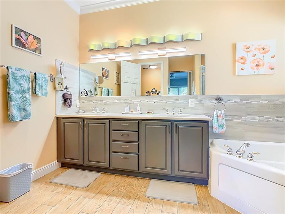 待售: $579,900 (3 贝兹, 2 浴室, 2719 平方英尺)