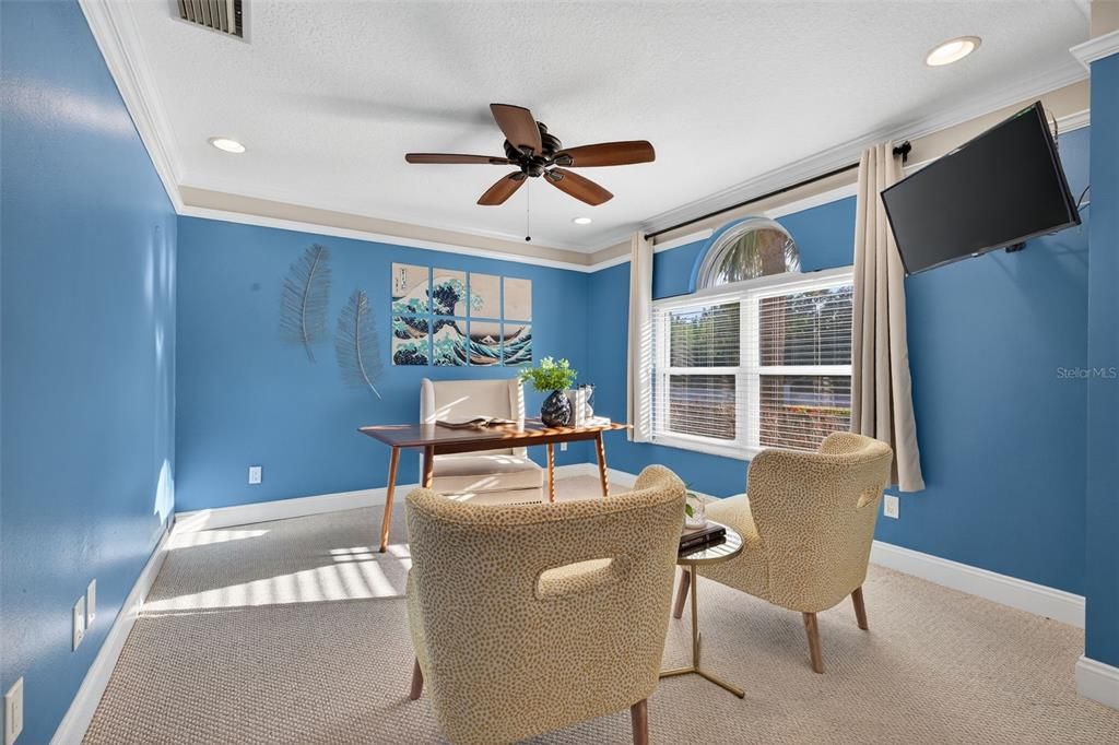 合同活跃: $1,399,000 (4 贝兹, 3 浴室, 2600 平方英尺)