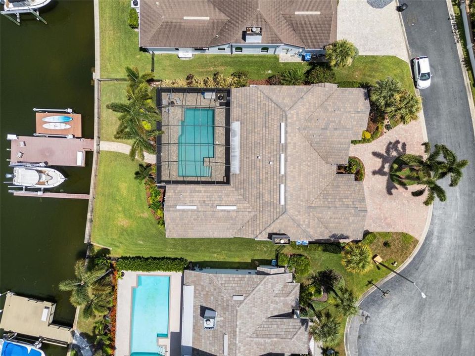 合同活跃: $1,399,000 (4 贝兹, 3 浴室, 2600 平方英尺)