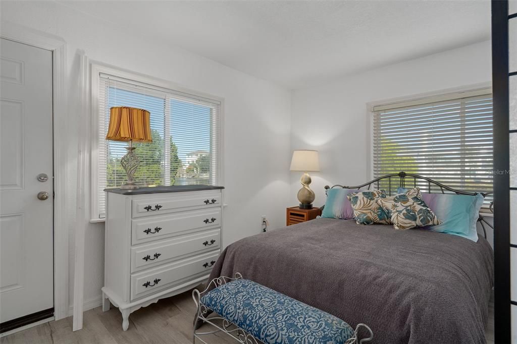 For Sale: $349,900 (4 beds, 2 baths, 1688 Square Feet)