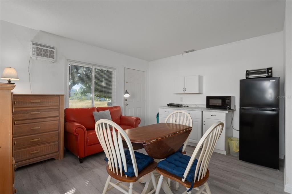 For Sale: $349,900 (4 beds, 2 baths, 1688 Square Feet)