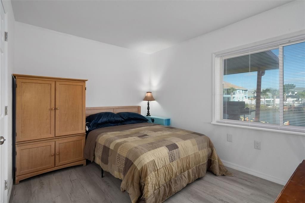 For Sale: $349,900 (4 beds, 2 baths, 1688 Square Feet)