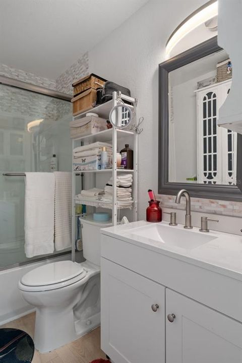 For Sale: $349,900 (4 beds, 2 baths, 1688 Square Feet)