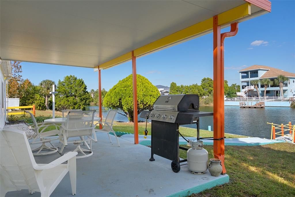 For Sale: $349,900 (4 beds, 2 baths, 1688 Square Feet)