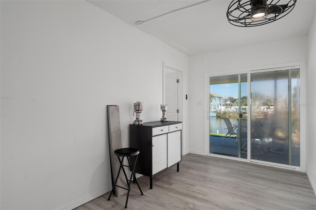 For Sale: $349,900 (4 beds, 2 baths, 1688 Square Feet)