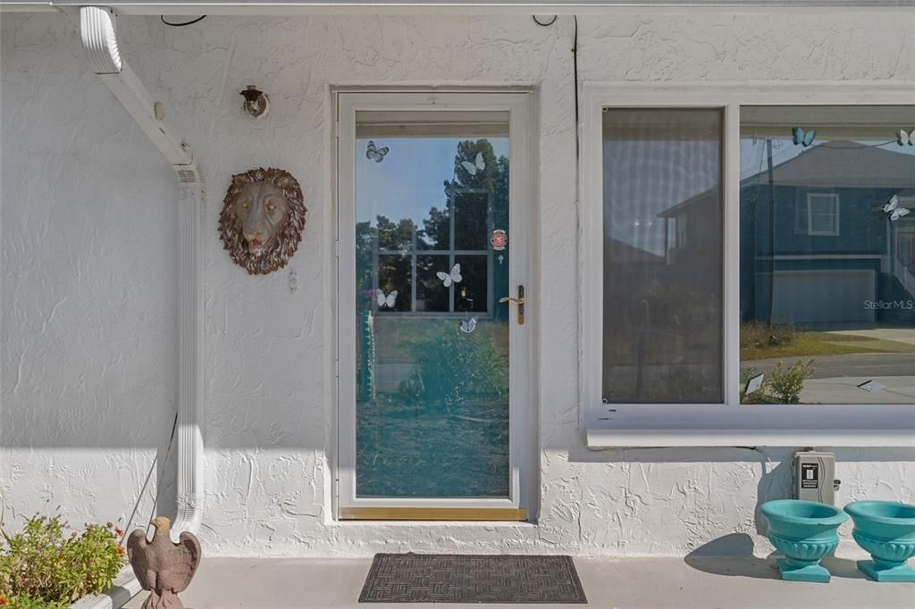 For Sale: $349,900 (4 beds, 2 baths, 1688 Square Feet)