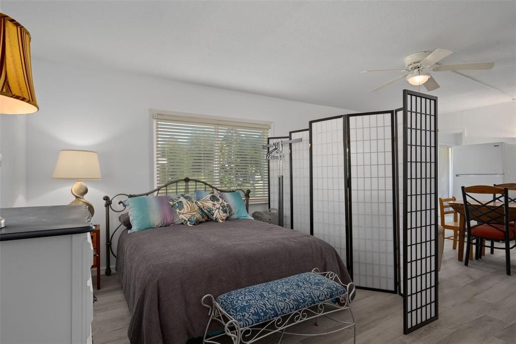 For Sale: $349,900 (4 beds, 2 baths, 1688 Square Feet)