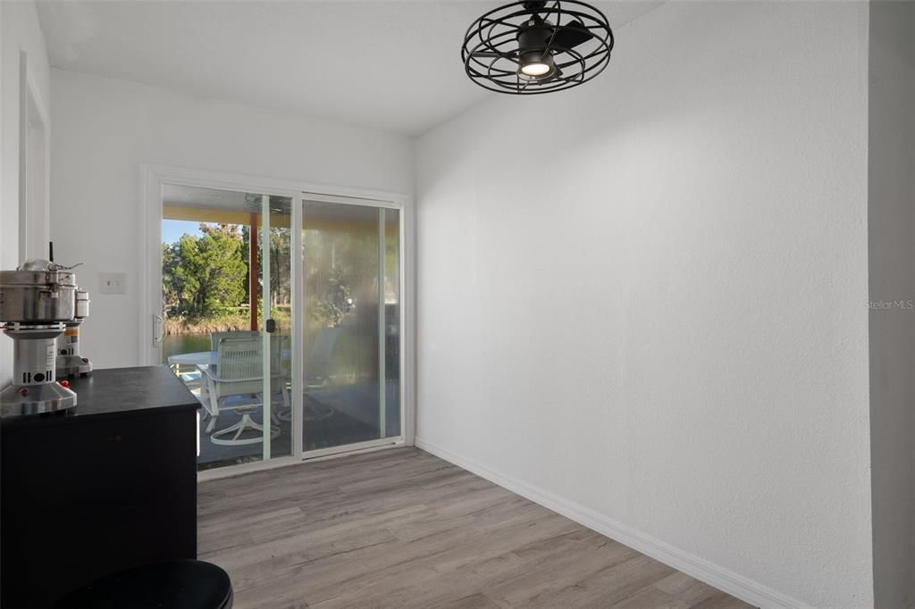 For Sale: $349,900 (4 beds, 2 baths, 1688 Square Feet)