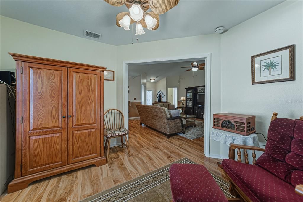 For Rent: $2,000 (2 beds, 2 baths, 1317 Square Feet)