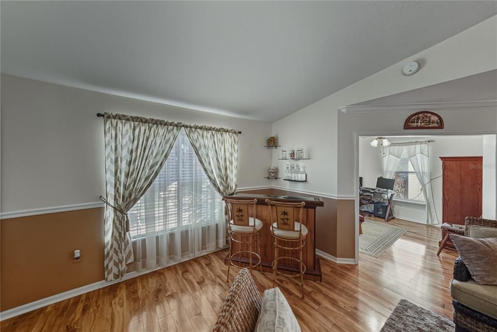 For Rent: $2,000 (2 beds, 2 baths, 1317 Square Feet)