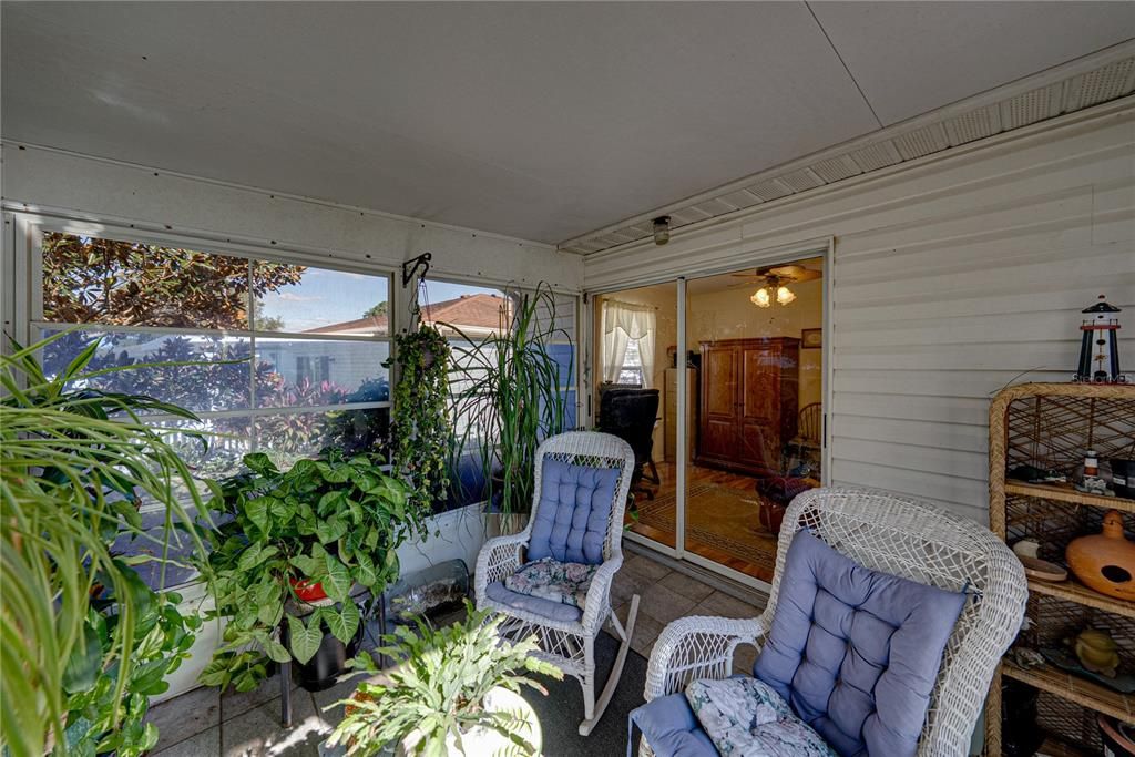 For Rent: $2,000 (2 beds, 2 baths, 1317 Square Feet)