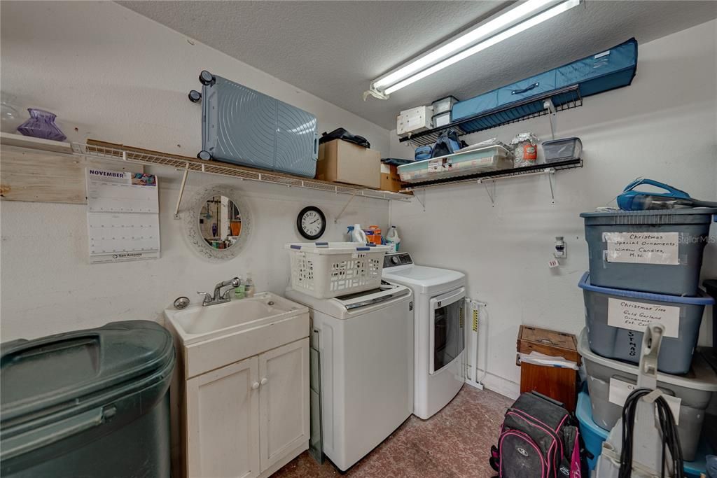 For Rent: $2,000 (2 beds, 2 baths, 1317 Square Feet)