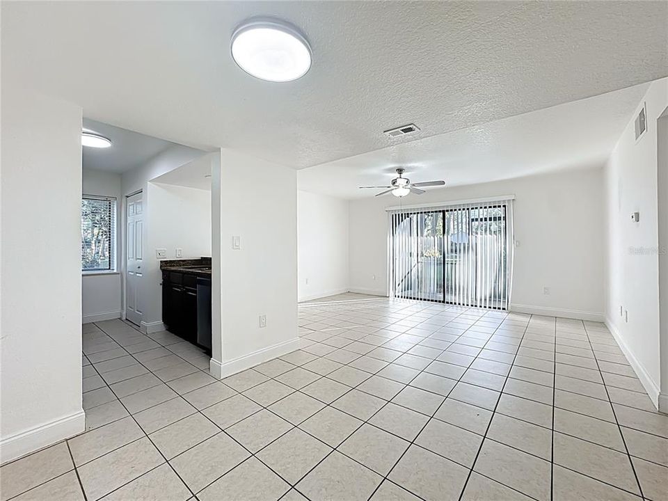For Sale: $178,000 (2 beds, 2 baths, 1010 Square Feet)
