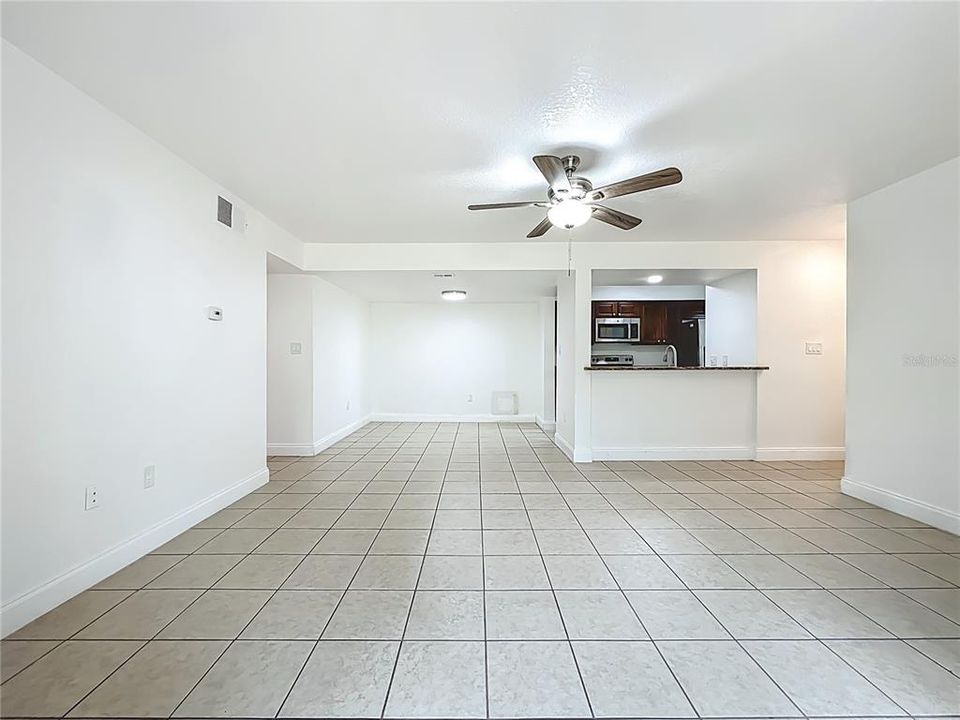 For Sale: $178,000 (2 beds, 2 baths, 1010 Square Feet)