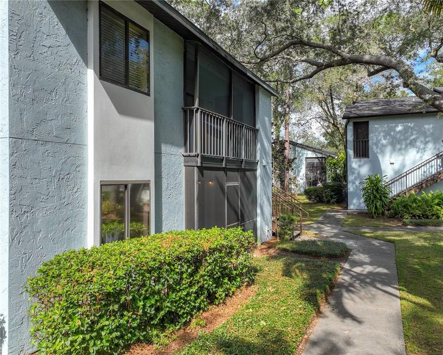 For Sale: $178,000 (2 beds, 2 baths, 1010 Square Feet)