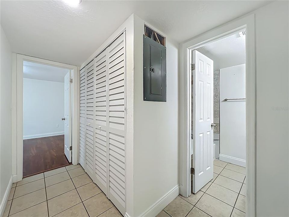 For Sale: $178,000 (2 beds, 2 baths, 1010 Square Feet)