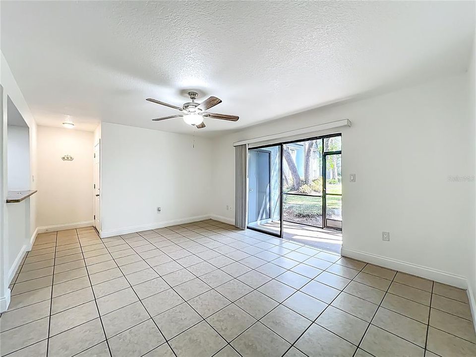 For Sale: $178,000 (2 beds, 2 baths, 1010 Square Feet)