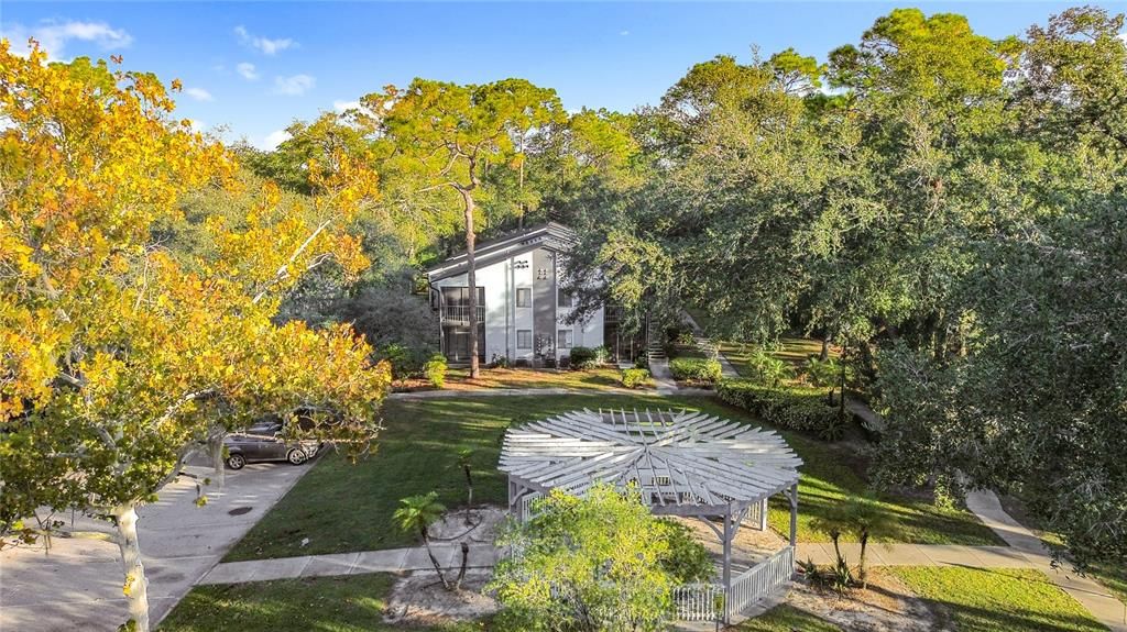 For Sale: $178,000 (2 beds, 2 baths, 1010 Square Feet)