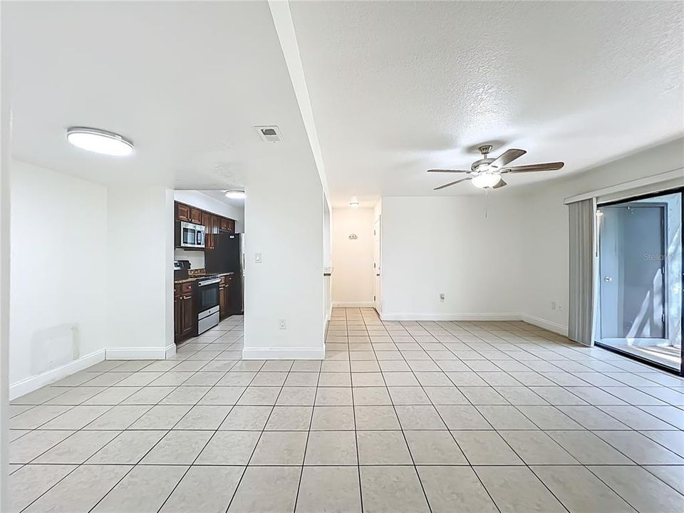 For Sale: $178,000 (2 beds, 2 baths, 1010 Square Feet)