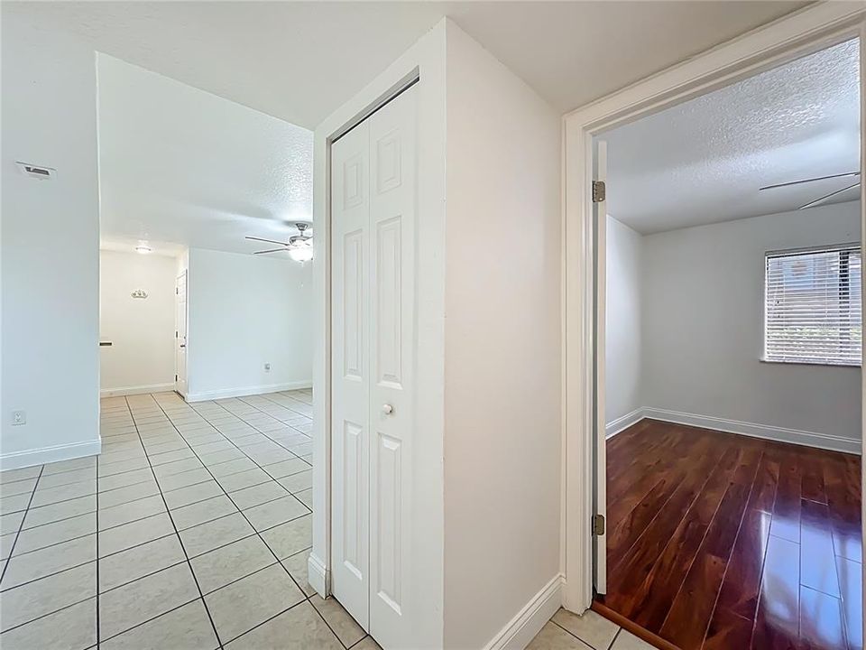 For Sale: $178,000 (2 beds, 2 baths, 1010 Square Feet)