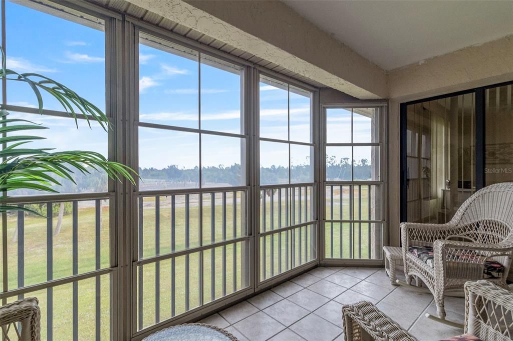 待售: $146,000 (2 贝兹, 2 浴室, 1153 平方英尺)