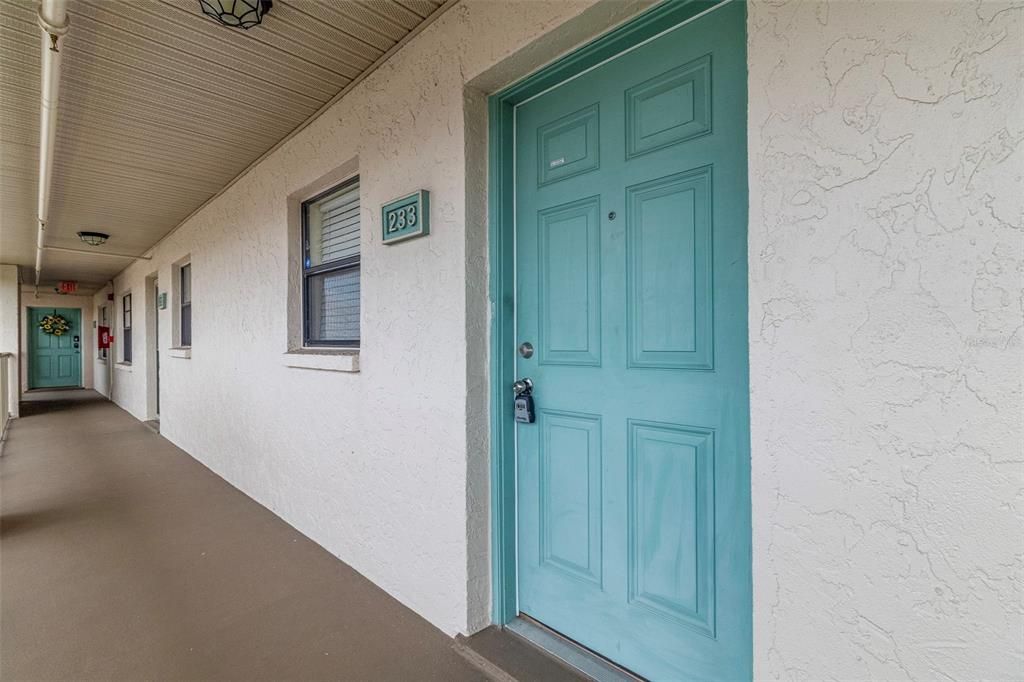 待售: $146,000 (2 贝兹, 2 浴室, 1153 平方英尺)