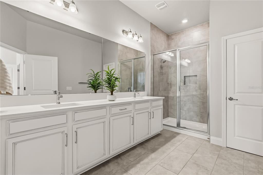 Activo con contrato: $425,000 (3 camas, 2 baños, 1613 Pies cuadrados)