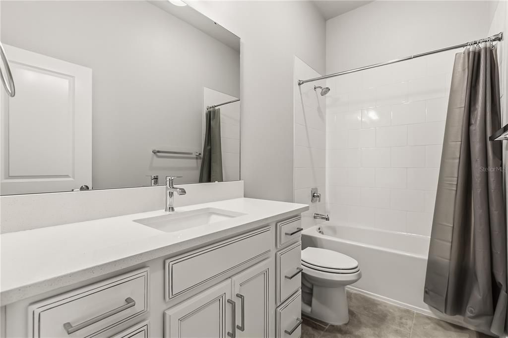 Activo con contrato: $425,000 (3 camas, 2 baños, 1613 Pies cuadrados)