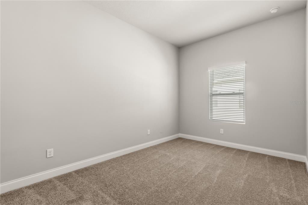 Activo con contrato: $425,000 (3 camas, 2 baños, 1613 Pies cuadrados)