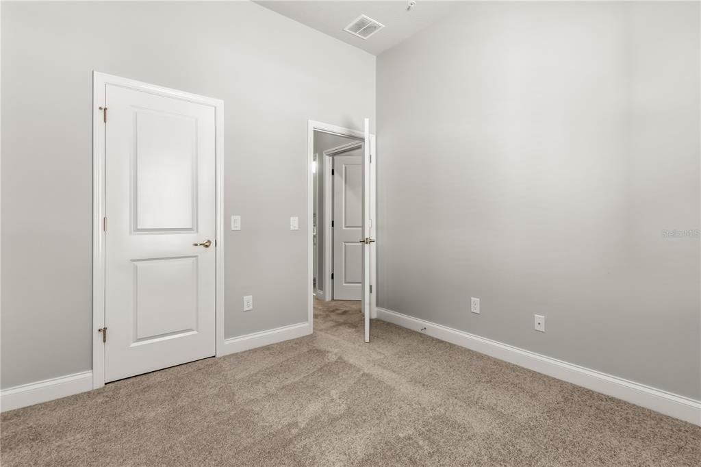 Activo con contrato: $425,000 (3 camas, 2 baños, 1613 Pies cuadrados)