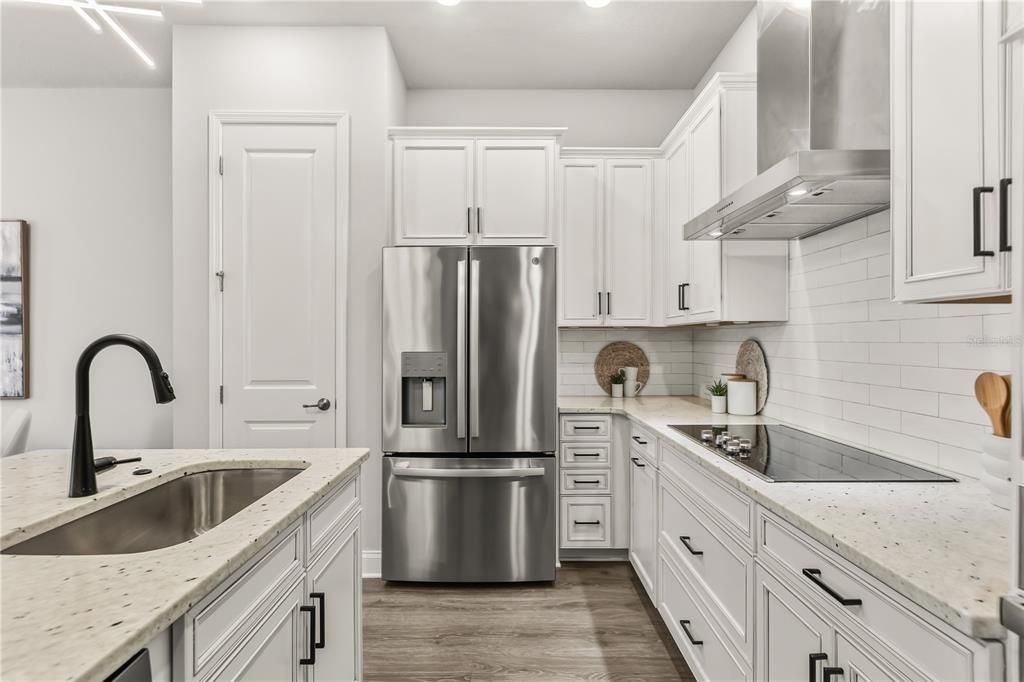 Activo con contrato: $425,000 (3 camas, 2 baños, 1613 Pies cuadrados)