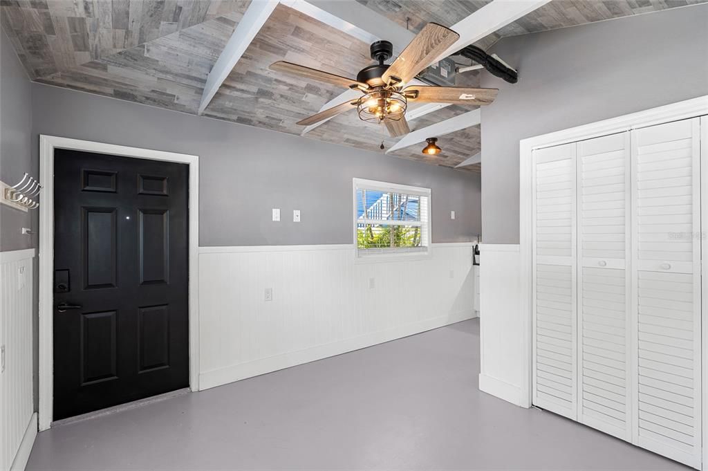 En Venta: $895,000 (3 camas, 2 baños, 1105 Pies cuadrados)