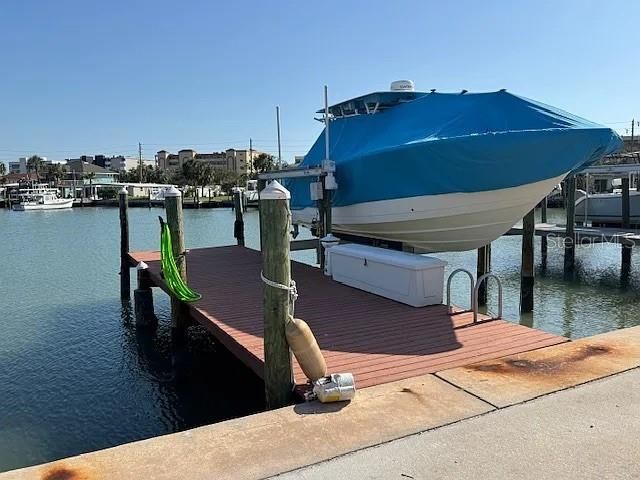 En Venta: $895,000 (3 camas, 2 baños, 1105 Pies cuadrados)