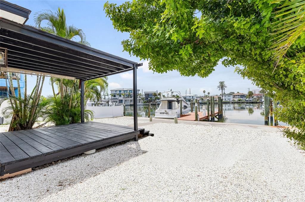 En Venta: $895,000 (3 camas, 2 baños, 1105 Pies cuadrados)