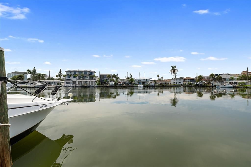 En Venta: $895,000 (3 camas, 2 baños, 1105 Pies cuadrados)