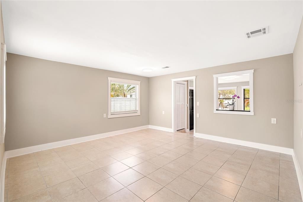 En Venta: $895,000 (3 camas, 2 baños, 1105 Pies cuadrados)