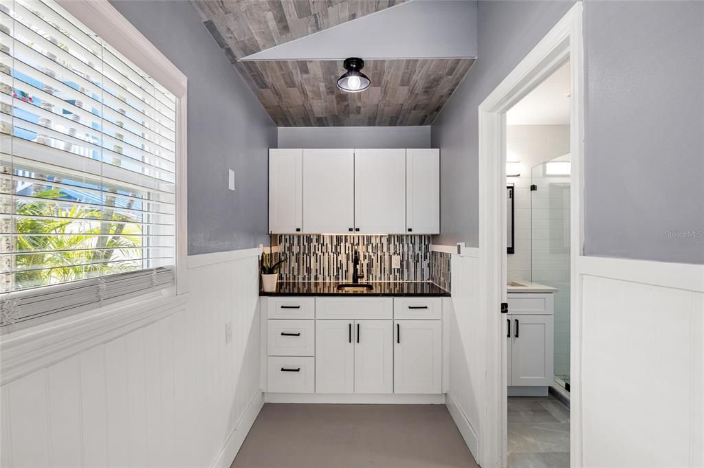 En Venta: $895,000 (3 camas, 2 baños, 1105 Pies cuadrados)