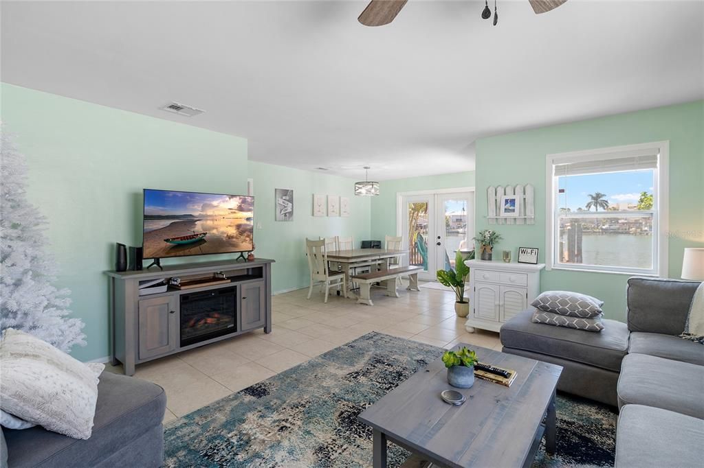 En Venta: $895,000 (3 camas, 2 baños, 1105 Pies cuadrados)