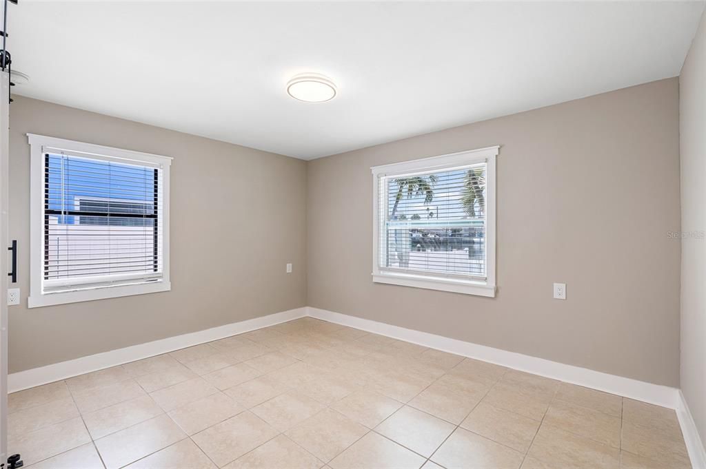 En Venta: $895,000 (3 camas, 2 baños, 1105 Pies cuadrados)