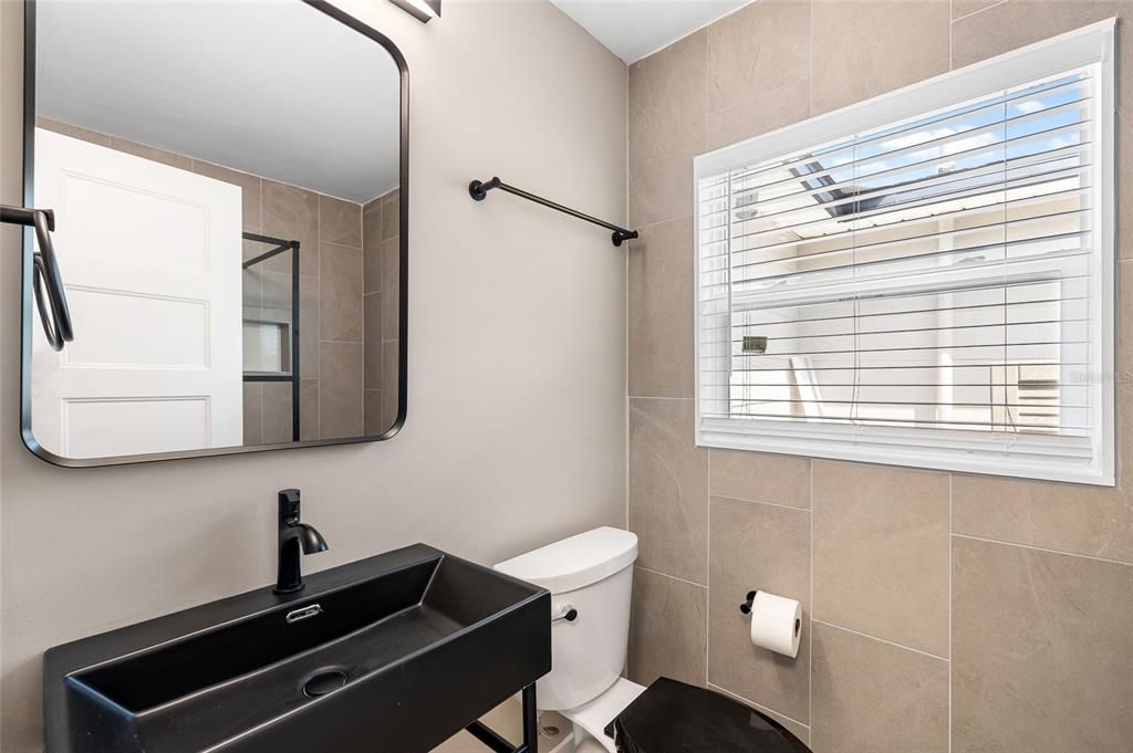 En Venta: $895,000 (3 camas, 2 baños, 1105 Pies cuadrados)