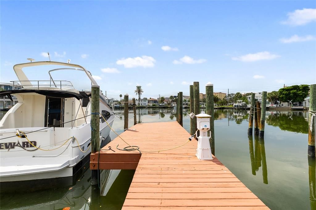 En Venta: $895,000 (3 camas, 2 baños, 1105 Pies cuadrados)