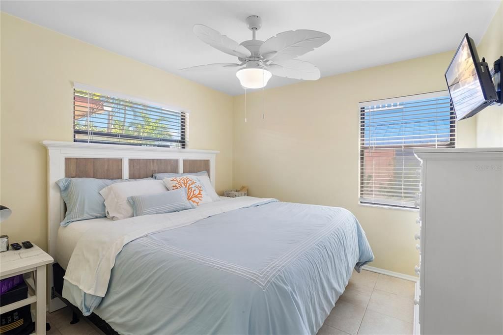 En Venta: $895,000 (3 camas, 2 baños, 1105 Pies cuadrados)