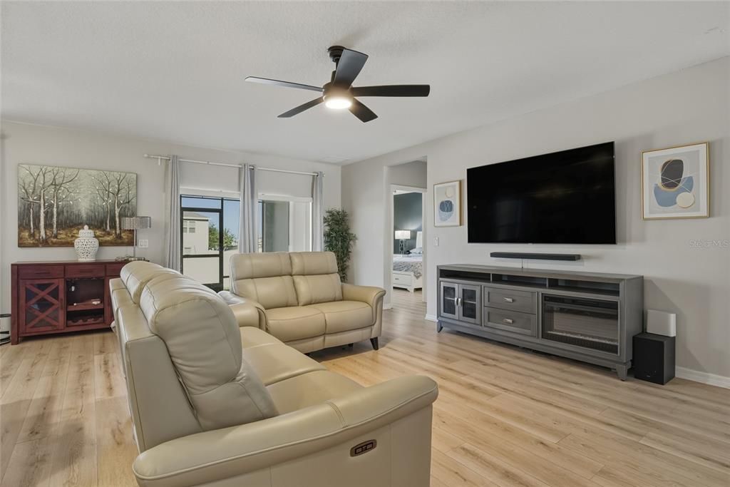 Active With Contract: $395,000 (4 beds, 2 baths, 2100 Square Feet)