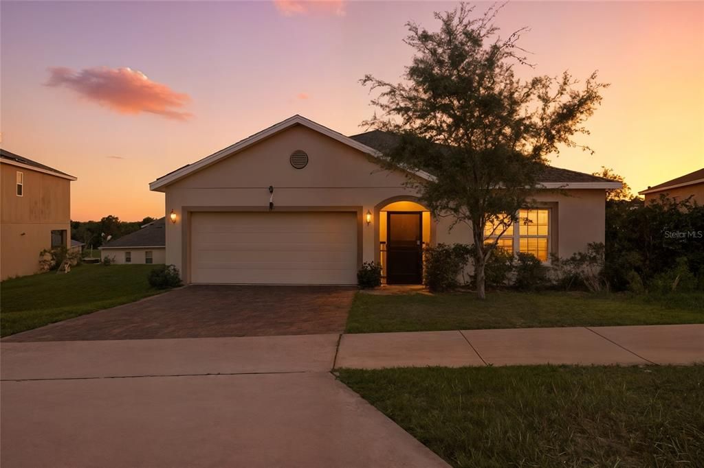 Active With Contract: $395,000 (4 beds, 2 baths, 2100 Square Feet)